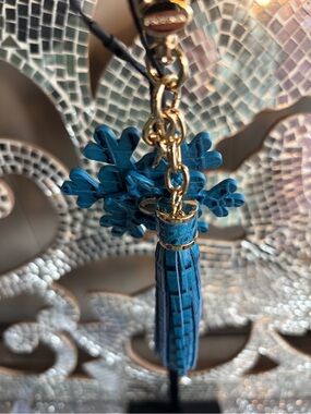 💕Brahmin Tassel & Snowflake Vibrant Azure Keychain with Gold Hardware